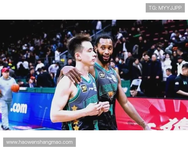 CBA精彩对决回顾上海队与新疆队激烈比赛录像分享